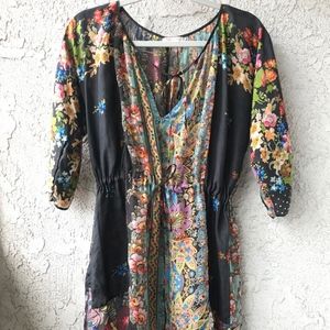 Johnny Was Floral Tunic w/sleeves 100% silk